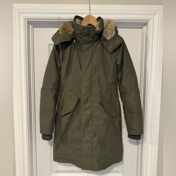 ARITZIA BABATON WINTER PARKA - ARMY GREEN (XS)  LIKE NEW CONDITION - Picture 2 of 8